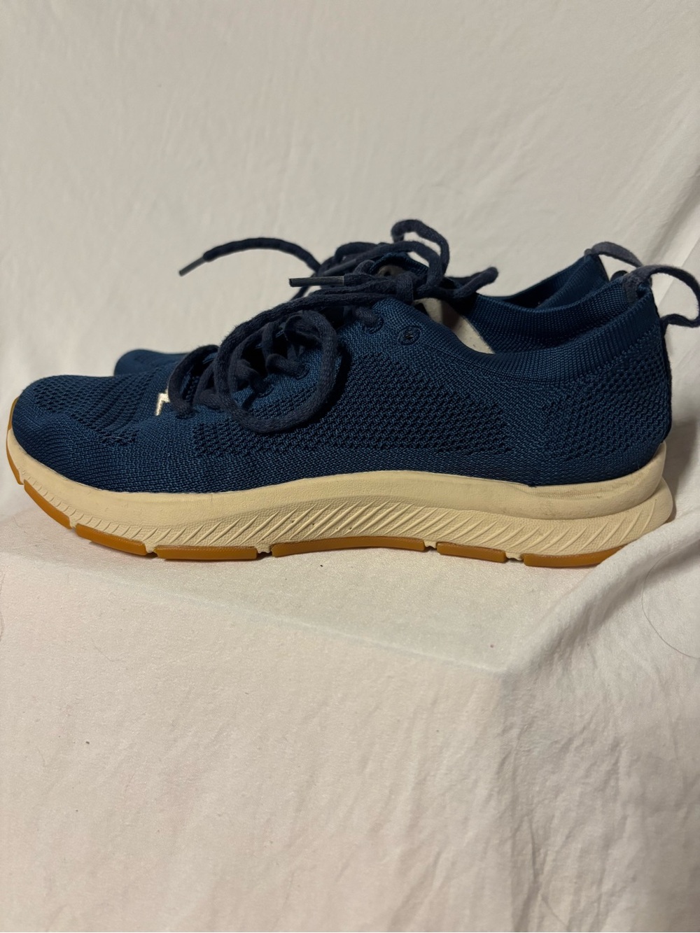 Hylo Men's 7 Women’s 8.5 All Organic and Recycled Corn Fabric Navy Running Shoes
